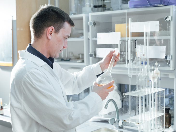 Lab technicians are also known as laboratory technicians 